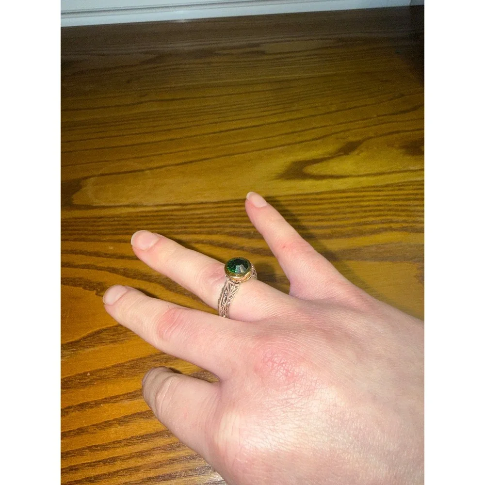 Vintage Style Mixed Metal Green Stone Engraved Band Cocktail Ring Size 8